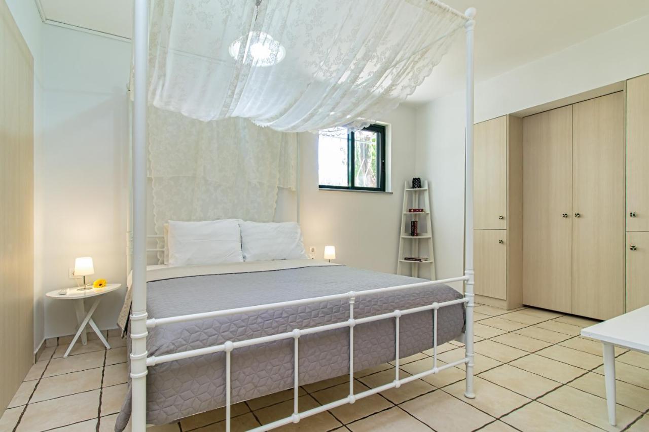 Venizelos * Platanias (Crete)